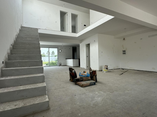 Se Vende - Duplex En Zona Sur - A Estrenar - 3 Dormitorios - Barrio Cerrado