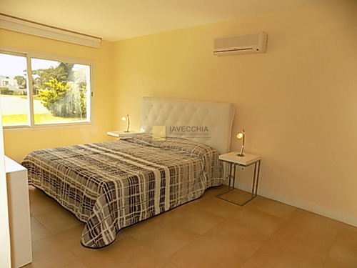 Imagen 9 de 24 de Venta De Casa De 4 Dormitorios En Boulevard Park