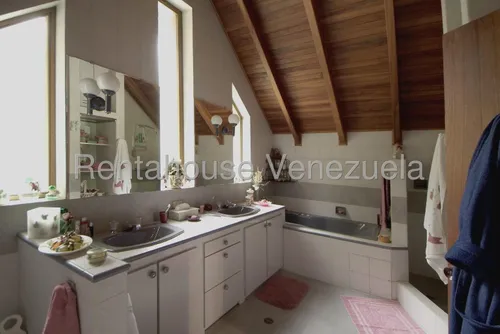 Casa En Venta La Colonia Tovar