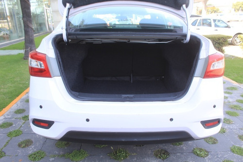 Imagen 12 de 15 de Nbissan Sentra Advance Aut Blanco 2017