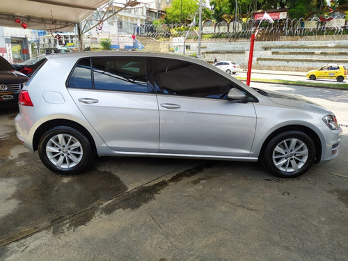 Volkswagen Golf 2015 Trendline Tp 1600cc R15