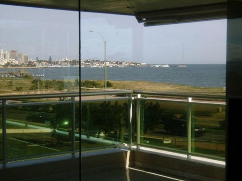 Apartamento En Alquiler Por Temporada De 3 Dormitorios En Playa Mansa