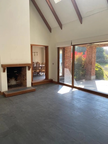 Espectacular Casa A Orilla De Cancha De Golf