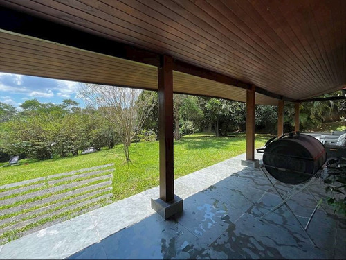 Imagem 25 de 30 de Fazendinha - 3d/1sts Terrea, 2 Lareiras, Piscina, Jardim + Casa Caseiro! - 1983l