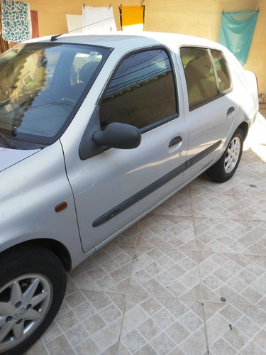 Renault Clio Sedan 2001 1.0 16v Rt 4p