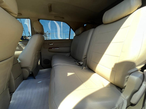 Imagen 11 de 17 de Toyota Fortuner 4x4