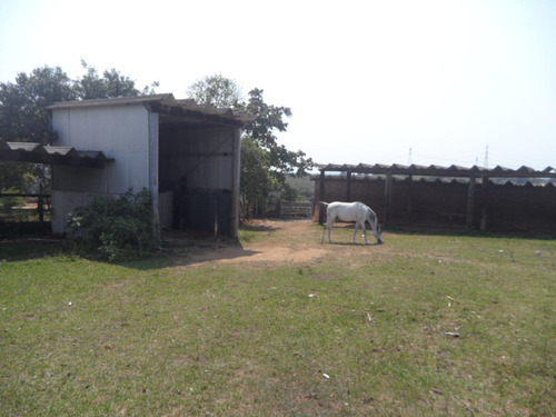 Imagem 10 de 14 de Ibiúna; 3.000m2 Amante De Equinos C/09 Baias Poço Artesiano