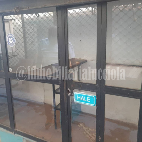 Local En Alquiler En Palmar Este. Edo La Guaira, Mini C, 7m2 Ref 149