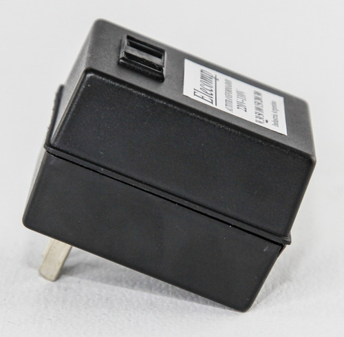 Imagen 4 de 7 de Auto Transformador Fuente 220v - 110v 30w 1 Toma Trafo Htec