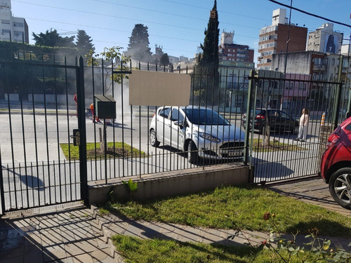 2045 Excelente Opción En Dos Plantas Dos Casas En Un Padron Gge Cochera  Balcon Terraza Parrillero