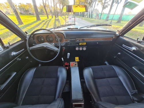 Ford Falcon Deluxe