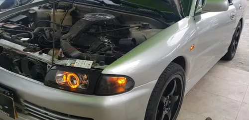 Mitsubishi Lancer 1.3 Gl 5 p