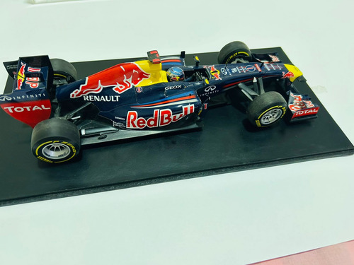 Minichamps F1 1:18 - Rbr08 - Vettel N Senna Azul