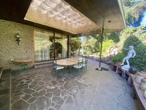 Casa En Venta De 5 Dorm. En Vitacura