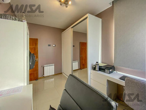 Imagen 3 de 22 de Casa - Miraflores (funes Hills)