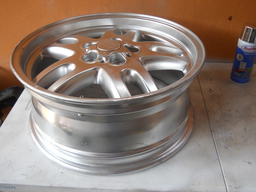 Imagen 3 de 3 de Vendo Un Rin De Land Rover, Range Rover, Año 2004 De Alumin