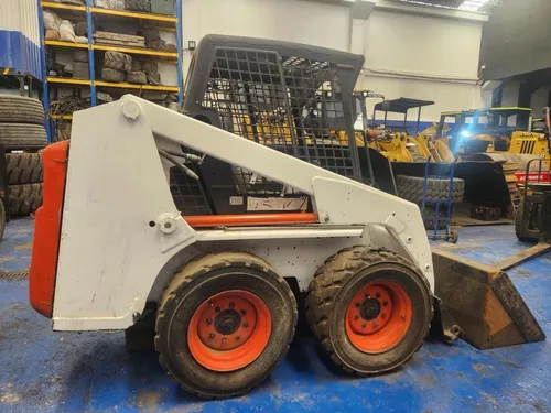 Minicargador Bobcat S130 Para Hacer Arreglos