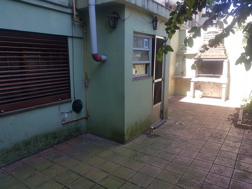 Imagen 1 de 14 de Tipo Casa 5 Amb En Venta Entrada Independiente Barrio Naón.