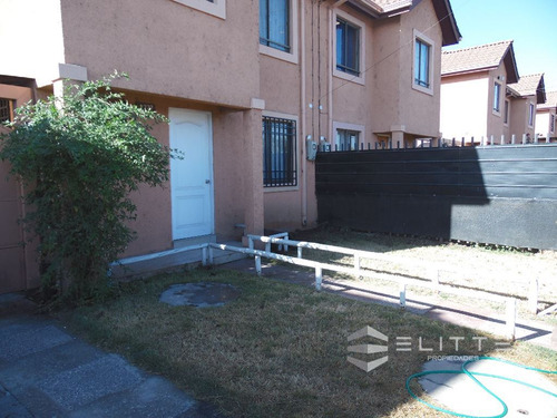 Casa En Arriendo De 4 Dormitorios 3 Baños En Talagante