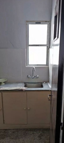 Imagen 4 de 6 de En Alquiler Apartamento En Aguada, 2 Habitaciones (a Una Cuadra Del Mam)