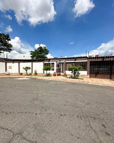 Casa De Un Nivel, Amplia Y Amoblada En La Urb. Villa Victoria, En Puerto Ordaz, Ciudad Guayana