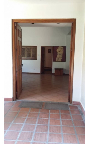 Vendo Casa 400m2 Los Chorros 0613