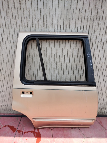 Puerta Trasera Derecha  Ford Explorer Xlt 95-01