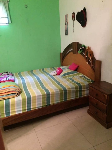 Imagen 4 de 6 de Town House En Venta Urb Alta Vista