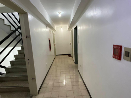 Se Alquila Habitación Para Caballero En La Carlota.