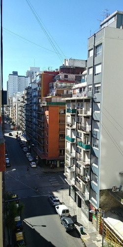 Imagen 22 de 23 de 2 Ambientes A La Calle Con Balcon Saliente Y Dependencia De Servicio Totalmente Reciclado A Nuevo A Metros De Plaza Colon.