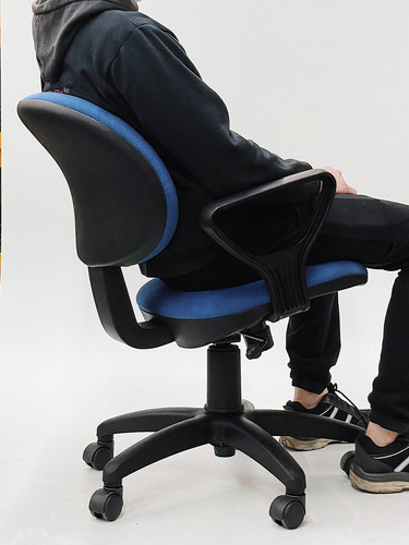 Silla de escritorio de Outlet Arcadia ergonómica azul con tapizado de marathon