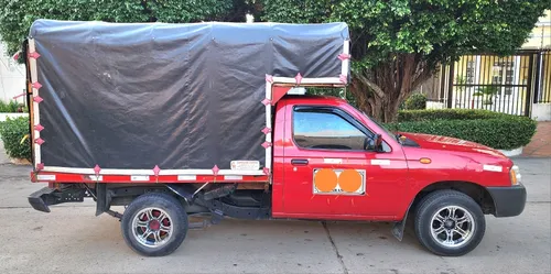 Nissan D22 Np300 2.4 4x2 Estaca 2013