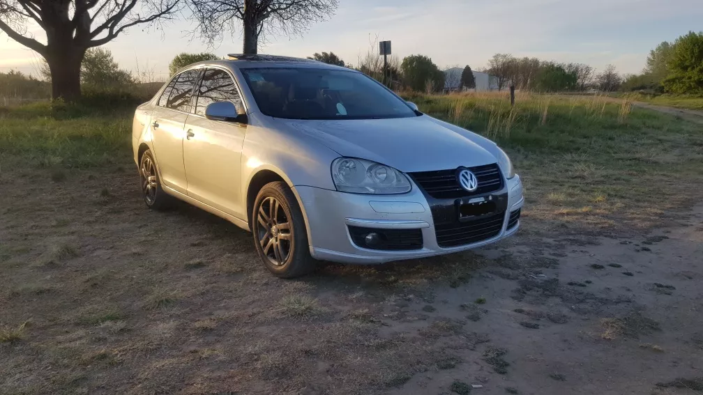 Volkswagen Vento 2.5 Advance