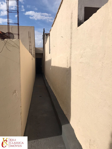 Imagem 15 de 19 de Casa Disponível Para Venda: Possui Dois Quartos, Um Banheiro, Sala, Cozinha E Garagem. A Edícula Possui Um Quarto, Um Banheiro, Cozinha E Quintal. - Ca00355 - 70750500