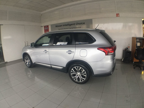 Imagen 4 de 15 de Mitsubishi Outlander 5 Puertas