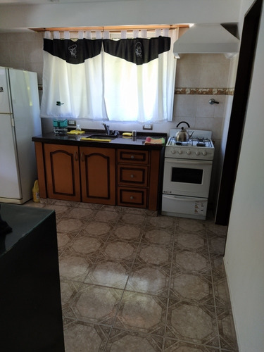 Imagen 2 de 10 de Vendo Complejo De 4 Departamentos Juntos O Separados