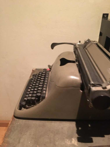 Máquina De Escribir Olivetti Lexicon 80