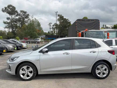 Chevrolet Onix 1.0 PREMIER 5P