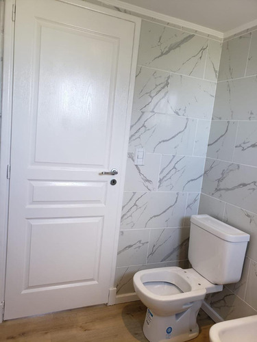 Casa En Venta - 2 Dormitorios 2 Baños - Cochera - 300mts2 - Los Reartes, Córdoba