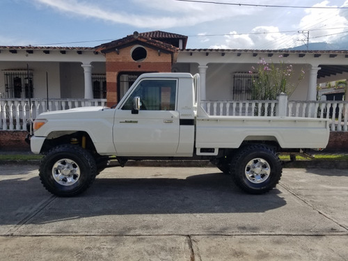 Toyota Hembrita 2009 Aniversario Motor 4500