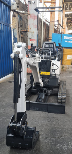 Mini Escavadeira Bobcat Mod. E10 Ano 2023 Com +/- 695.34h