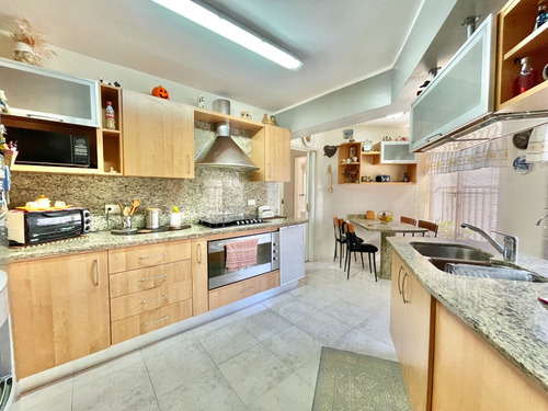 Apartamento En Venta En Los Naranjos De 250 M2 Excelente Condominio