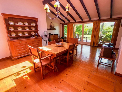 Casa 7 Dormitorios En Cantegril, Punta Del Este