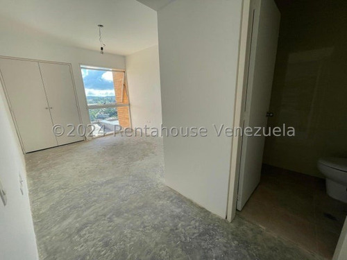 Apartamento De 3 Niveles, A Estrenar El Obra Gris, En Venta En Terrazas De Alto Hatillo, 25-3372