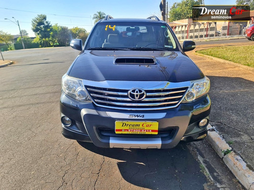 Imagem 2 de 14 de Toyota Hilux Sw4 3.0 Srv 4x4 7 Lugares 2014