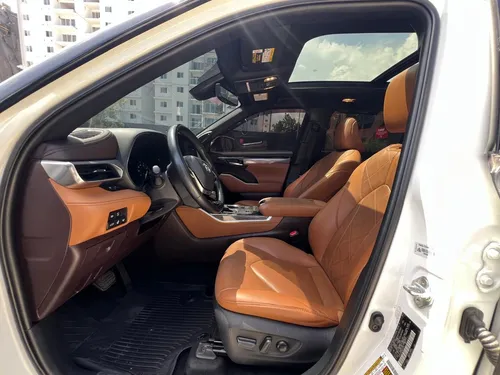 Toyota Hailander Platinum