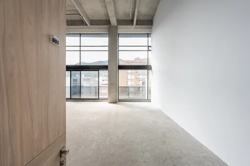 Oficina En Arriendo/venta En Chico Norte. Cod V1105030