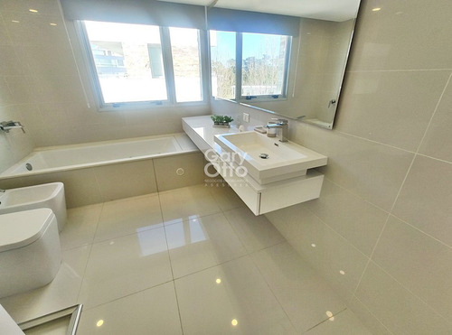 Imagen 18 de 30 de Penthouse Frente Al Mar, Categoría Y Exclusividad