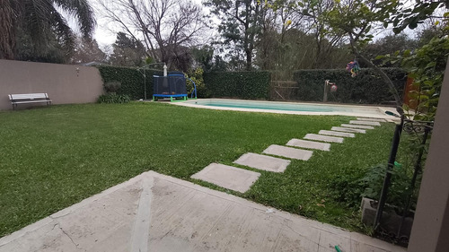 Barrio Los Dos Chinos, Funes, 4 Dormitorios, Pileta, Lote 525 M2, 197 M2 Cubiertos