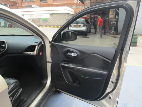 Jeep Cherokee Limited 3200cc At Aa